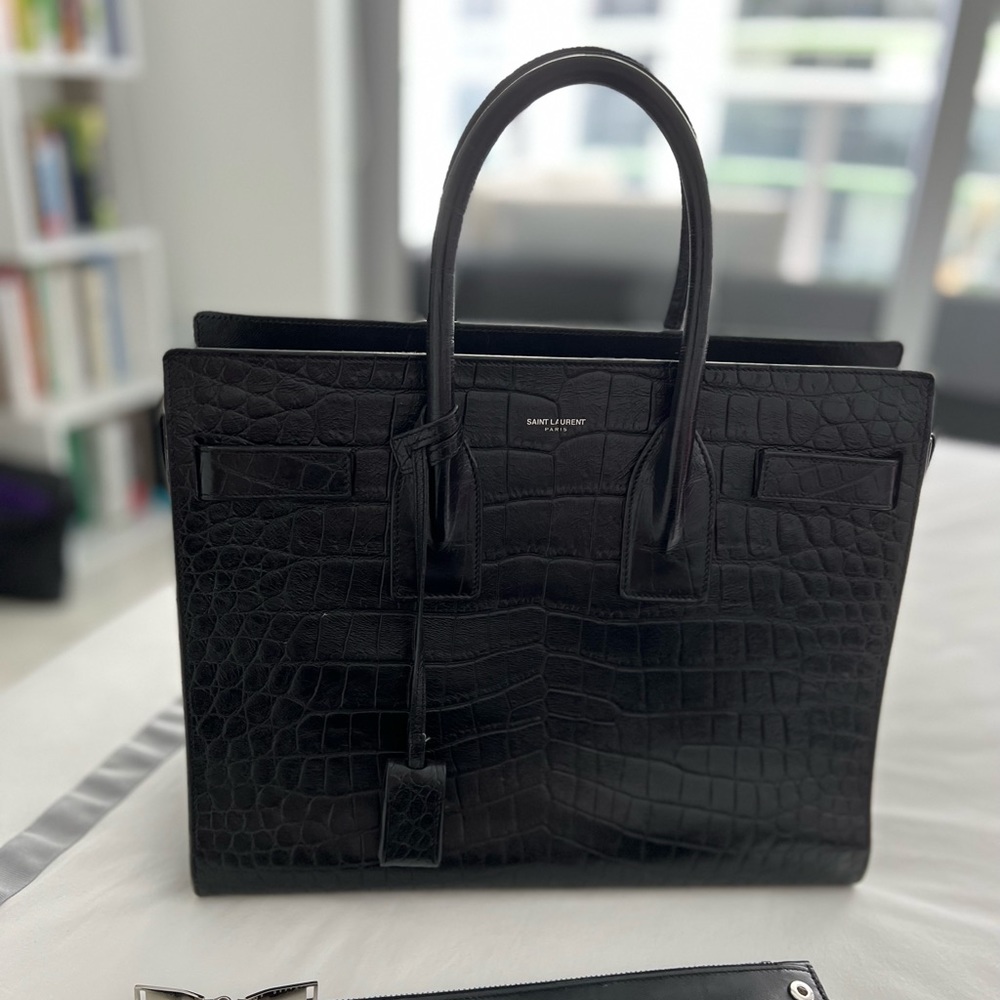 YSL SAC DE JOUR BAG BLK CROCODILE EMBOSSED LEATHER